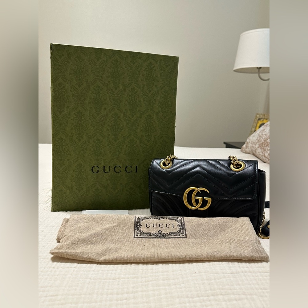 Authentic Gucci GG Marmont small shoulder bag (Receipt Inside)
